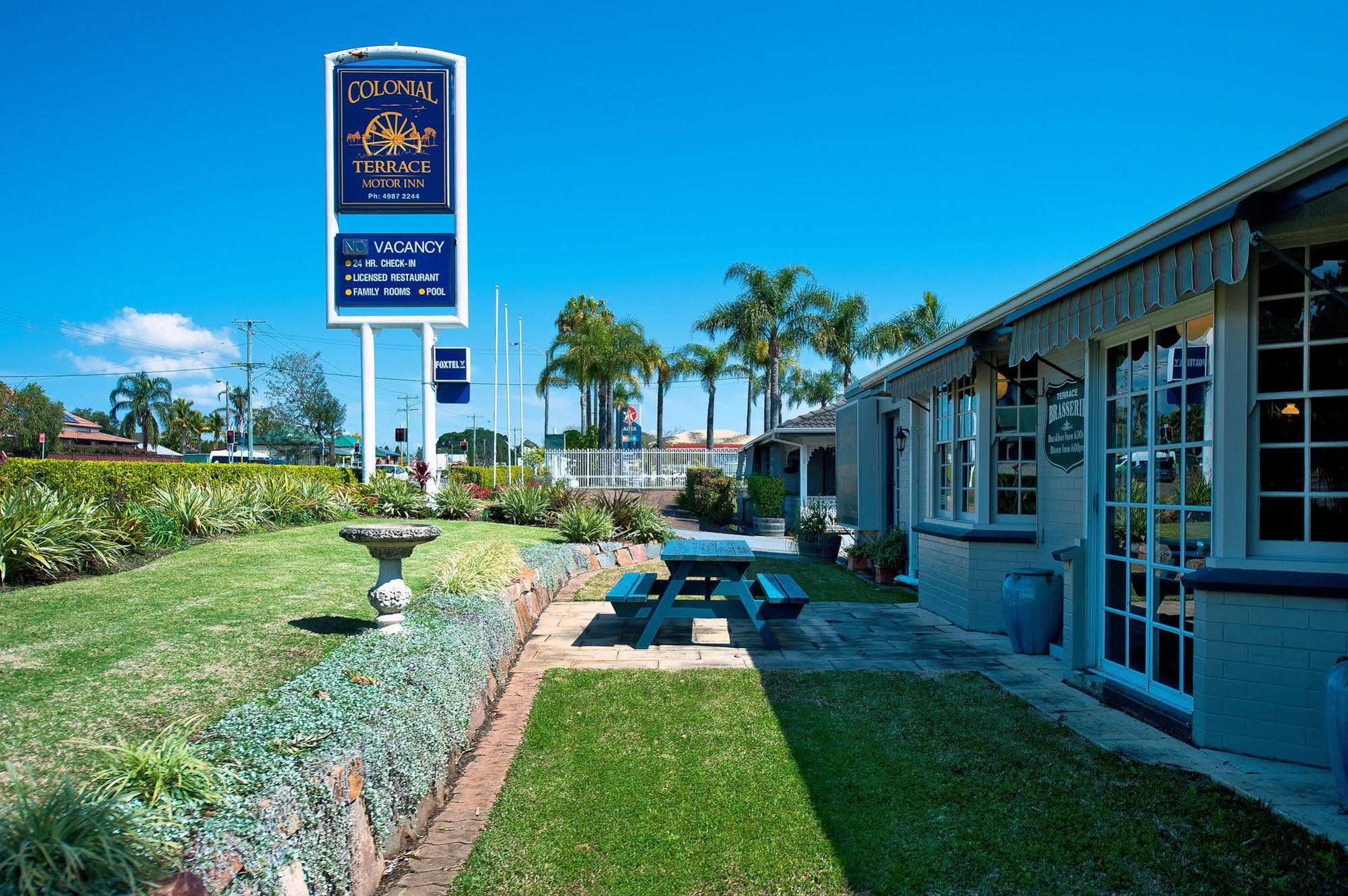 Colonial Terrace Motor Inn Раймонд-Террас Экстерьер фото